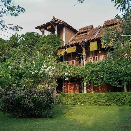 Djajanti House Acomodação com café da manhã Semarang Exterior foto
