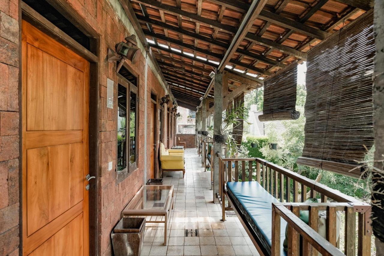 Djajanti House Acomodação com café da manhã Semarang Exterior foto