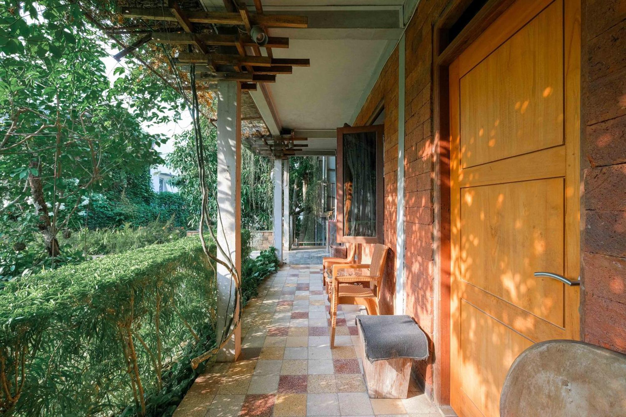Djajanti House Acomodação com café da manhã Semarang Exterior foto